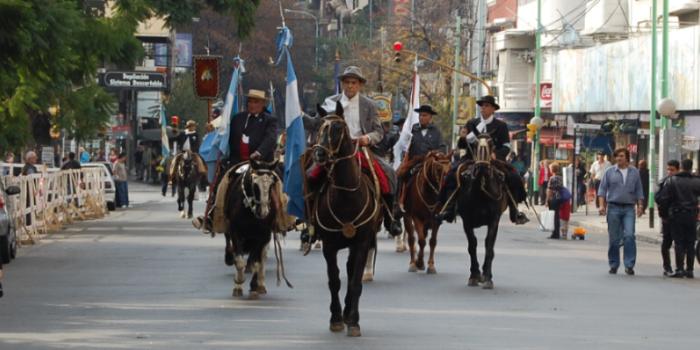 Los Abanderados por las calles de Caballito