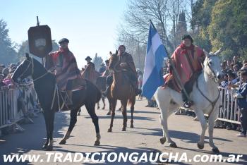 Desfile en 20 de Junio